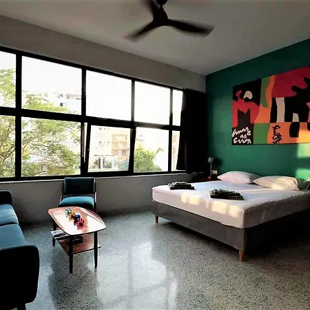 Central urban studio A-2